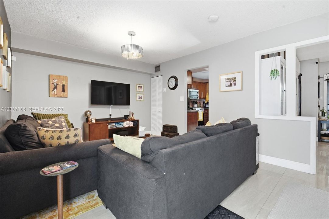 For Sale: $495,000 (3 beds, 2 baths, 1378 Square Feet)