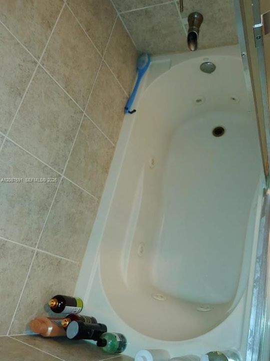 For Sale: $200,000 (2 beds, 2 baths, 800 Square Feet)