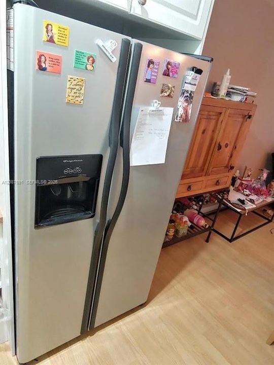 For Sale: $200,000 (2 beds, 2 baths, 800 Square Feet)