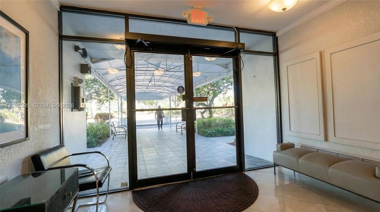 For Rent: $2,500 (2 beds, 2 baths, 1216 Square Feet)