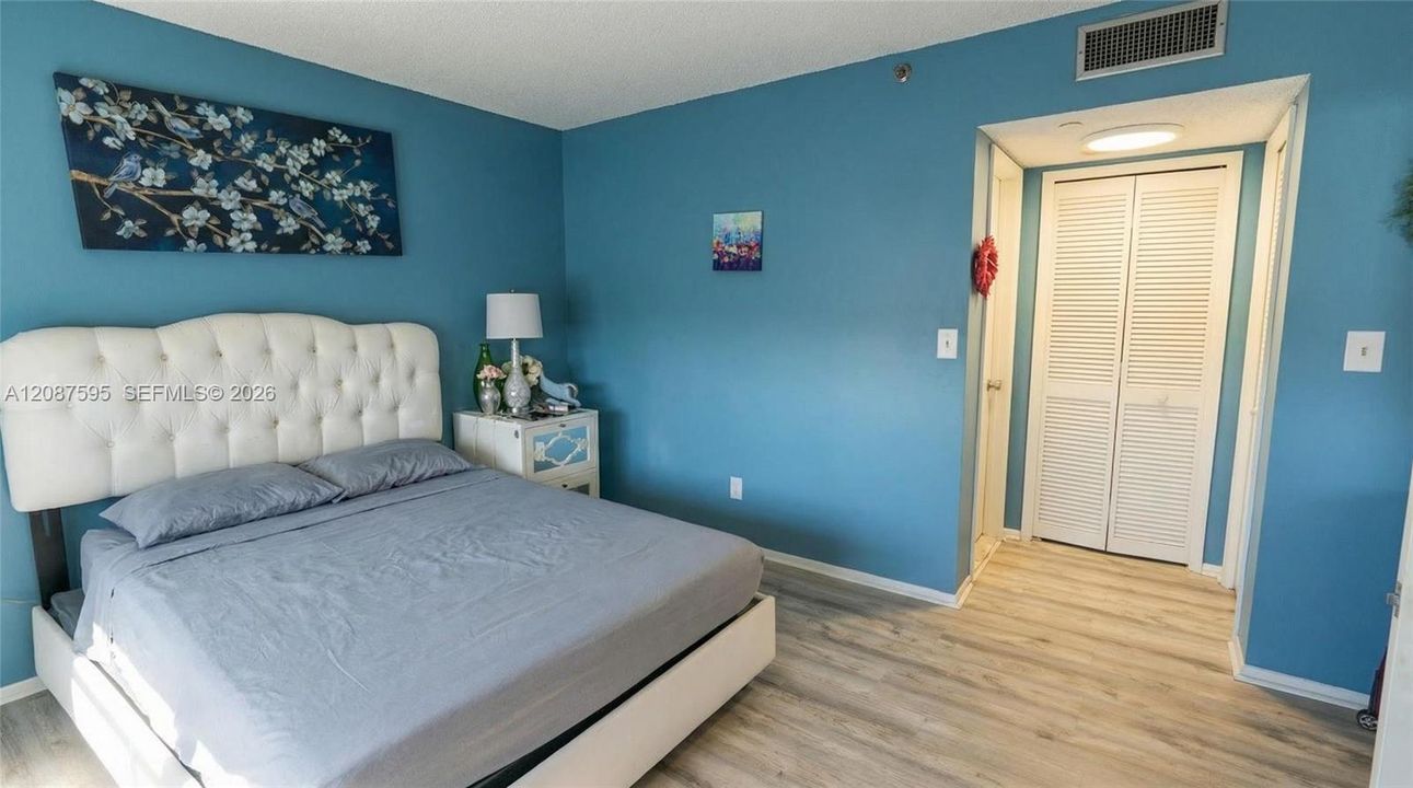 For Rent: $2,500 (2 beds, 2 baths, 1216 Square Feet)