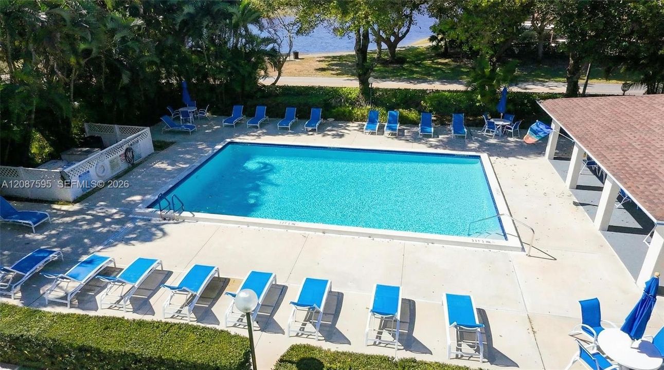 For Rent: $2,500 (2 beds, 2 baths, 1216 Square Feet)