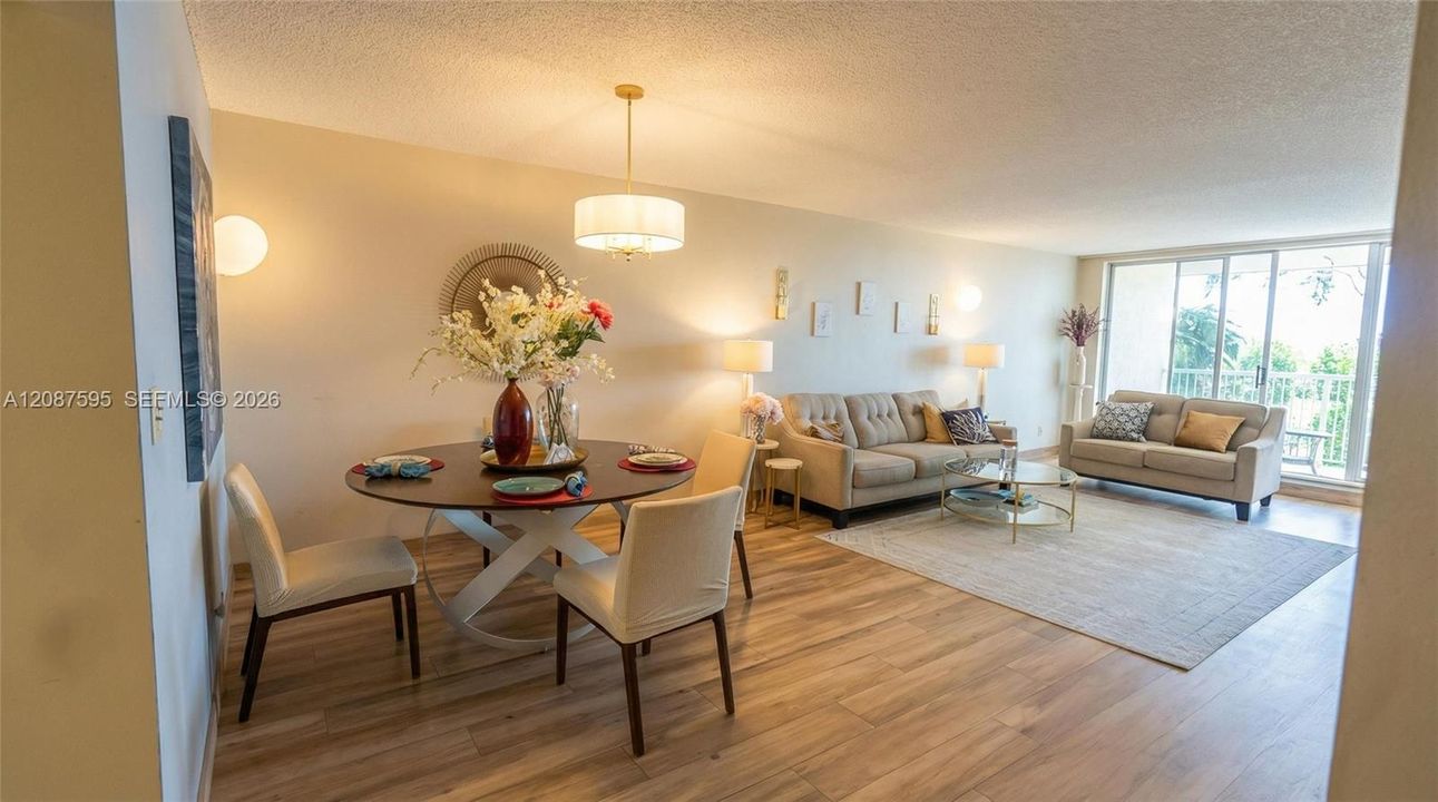 For Rent: $2,500 (2 beds, 2 baths, 1216 Square Feet)
