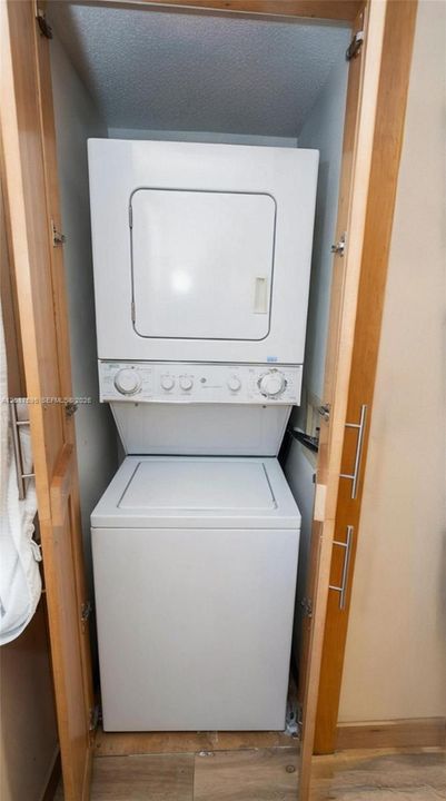 For Rent: $2,500 (2 beds, 2 baths, 1216 Square Feet)