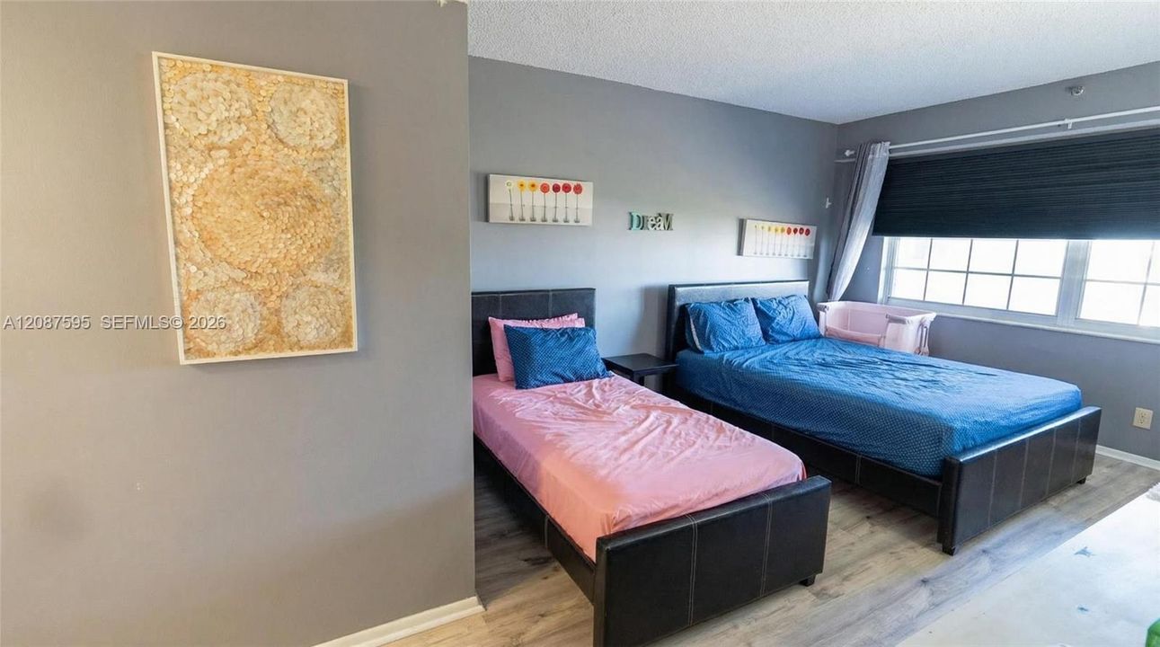 For Rent: $2,500 (2 beds, 2 baths, 1216 Square Feet)