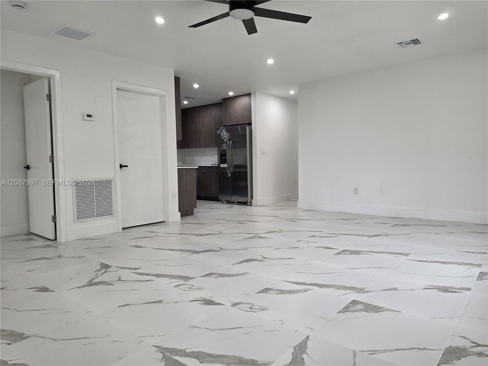 En Venta: $495,000 (4 camas, 2 baños, 0 Pies cuadrados)