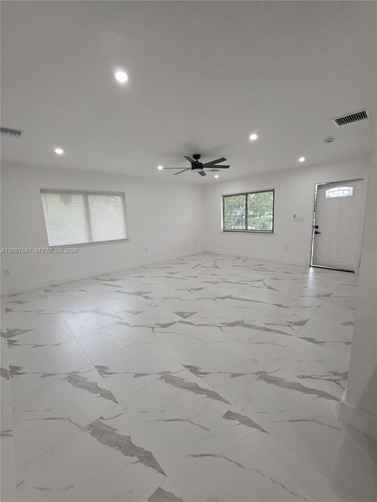 En Venta: $495,000 (4 camas, 2 baños, 0 Pies cuadrados)