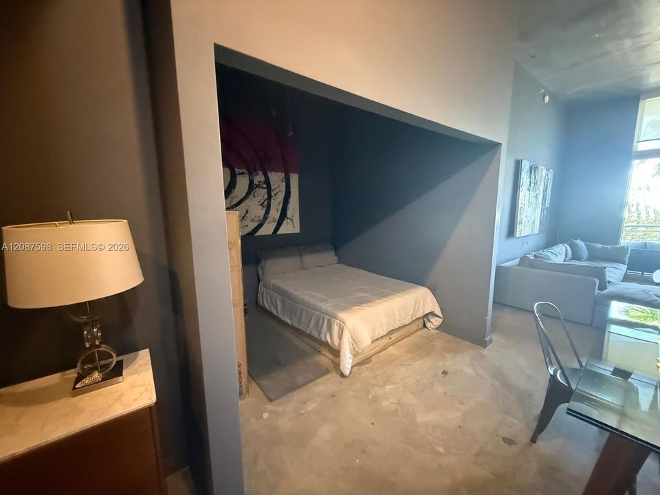 For Rent: $4,600 (1 beds, 1 baths, 966 Square Feet)