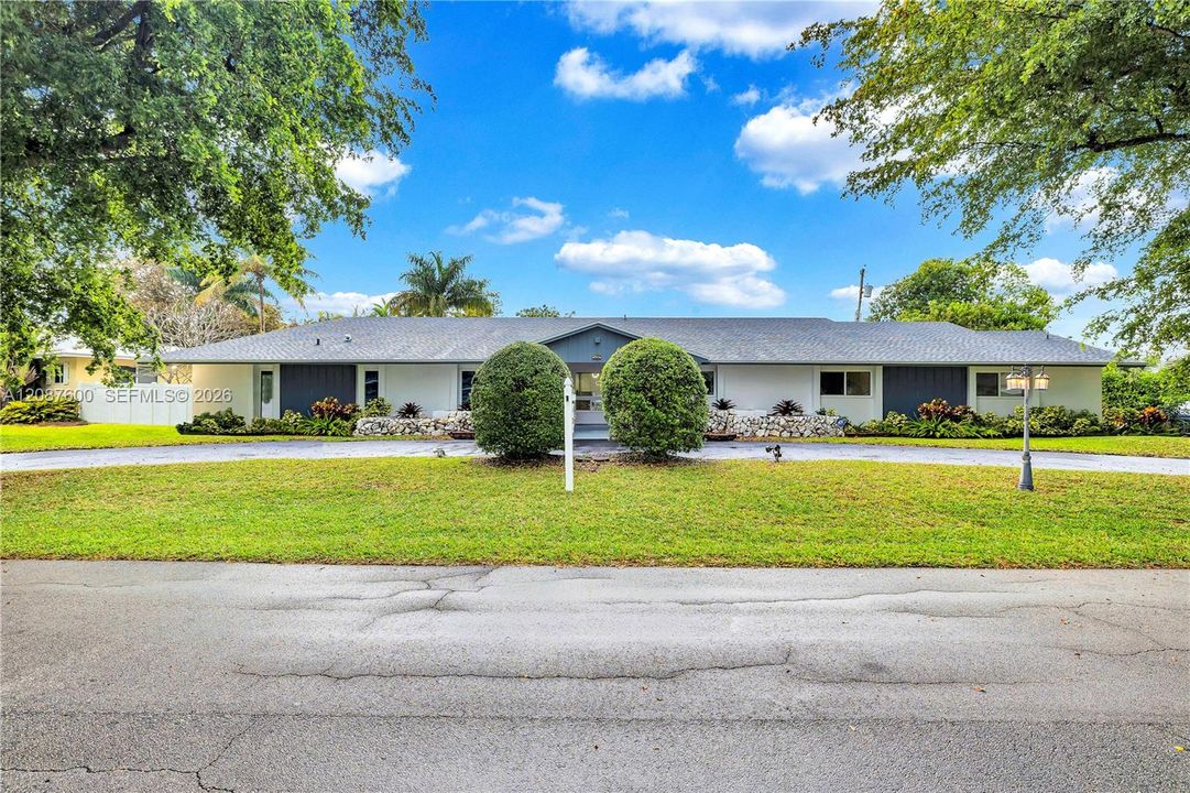 For Sale: $1,149,995 (6 beds, 4 baths, 3424 Square Feet)