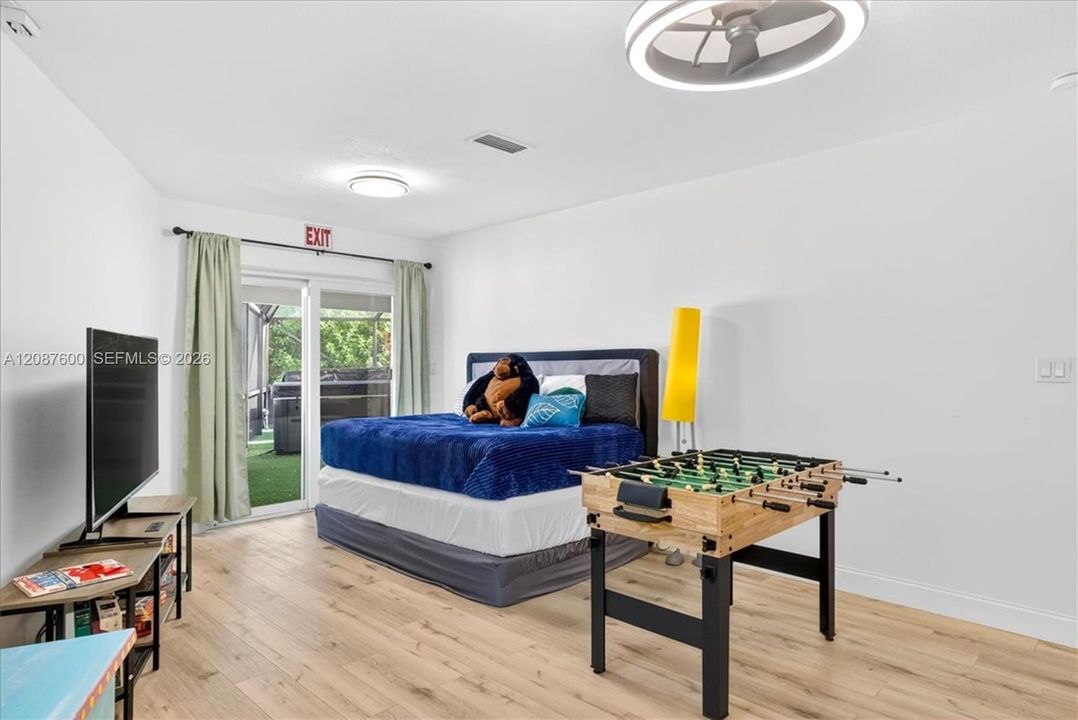 For Sale: $1,149,995 (6 beds, 4 baths, 3424 Square Feet)