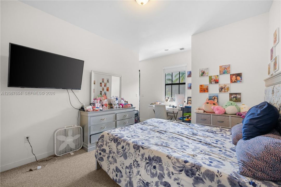 В аренду: $4,850 (4 спален, 3 ванн, 2206 Квадратных фут)
