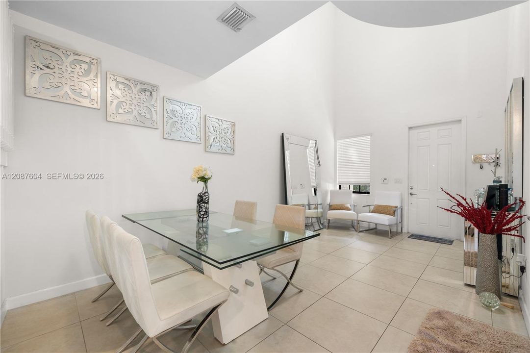 В аренду: $4,850 (4 спален, 3 ванн, 2206 Квадратных фут)
