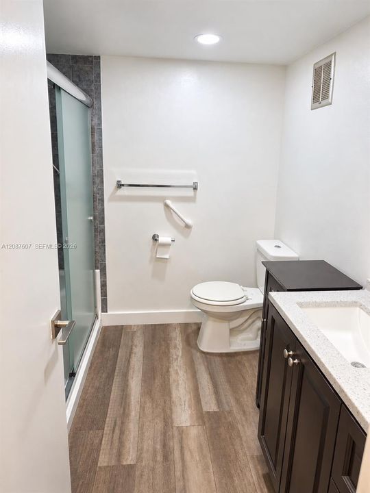 En Venta: $225,000 (1 camas, 1 baños, 845 Pies cuadrados)