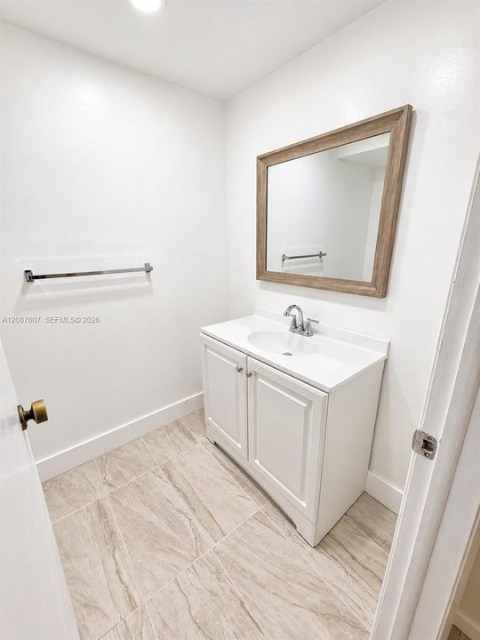 En Venta: $225,000 (1 camas, 1 baños, 845 Pies cuadrados)