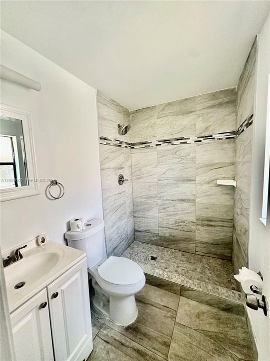 For Rent: $2,200 (2 beds, 2 baths, 892 Square Feet)