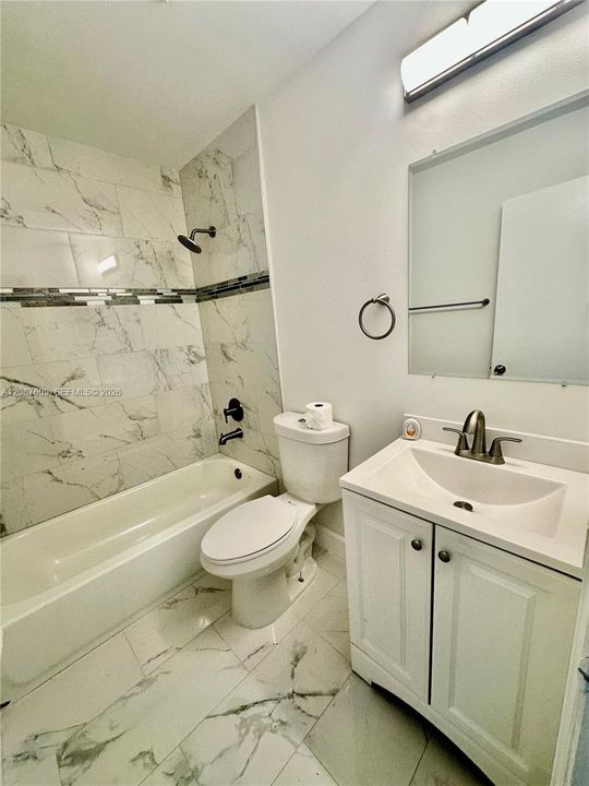 For Rent: $2,200 (2 beds, 2 baths, 892 Square Feet)