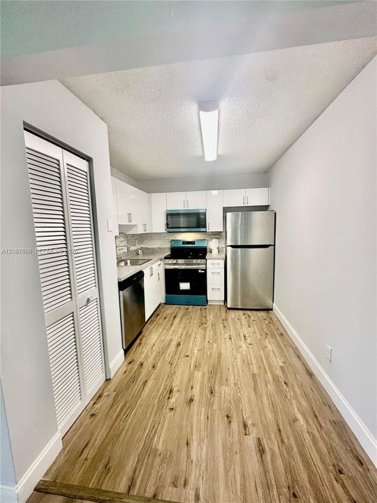 For Rent: $2,200 (2 beds, 2 baths, 892 Square Feet)
