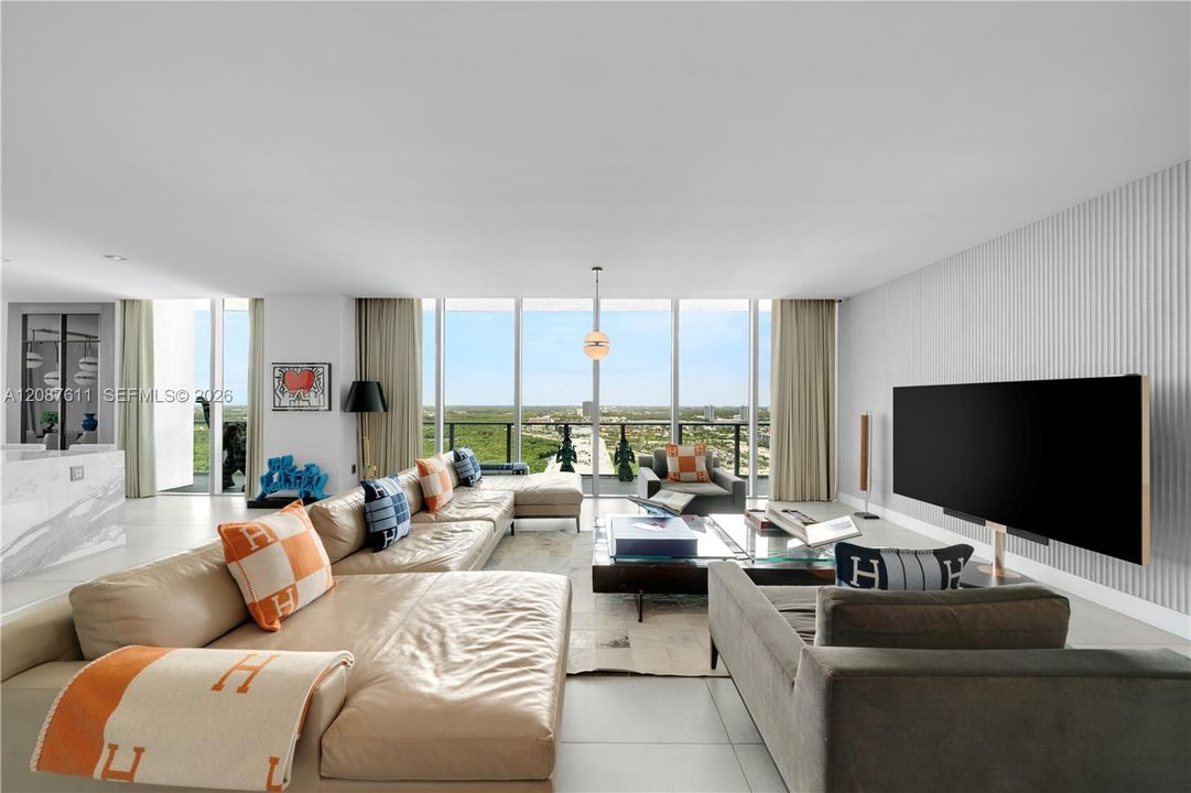 For Rent: $58,500 (5 beds, 6 baths, 5127 Square Feet)