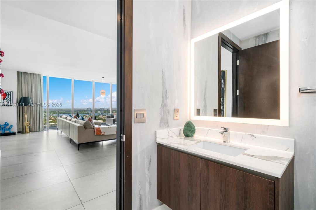 For Rent: $58,500 (5 beds, 6 baths, 5127 Square Feet)