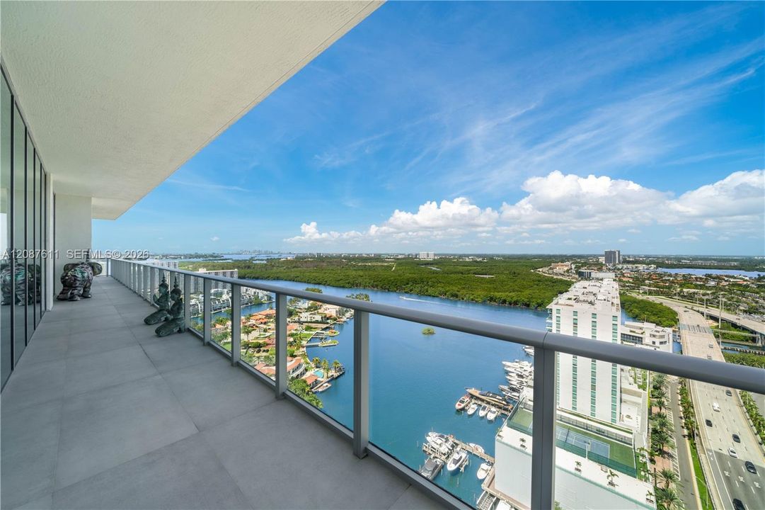 For Rent: $58,500 (5 beds, 6 baths, 5127 Square Feet)