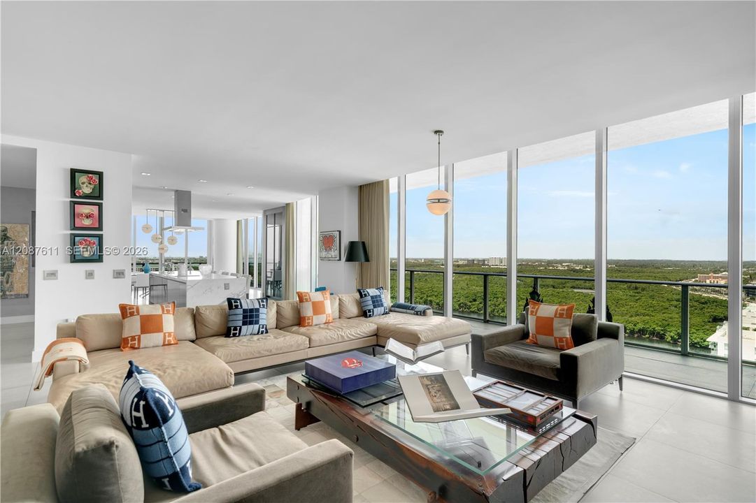 For Rent: $58,500 (5 beds, 6 baths, 5127 Square Feet)