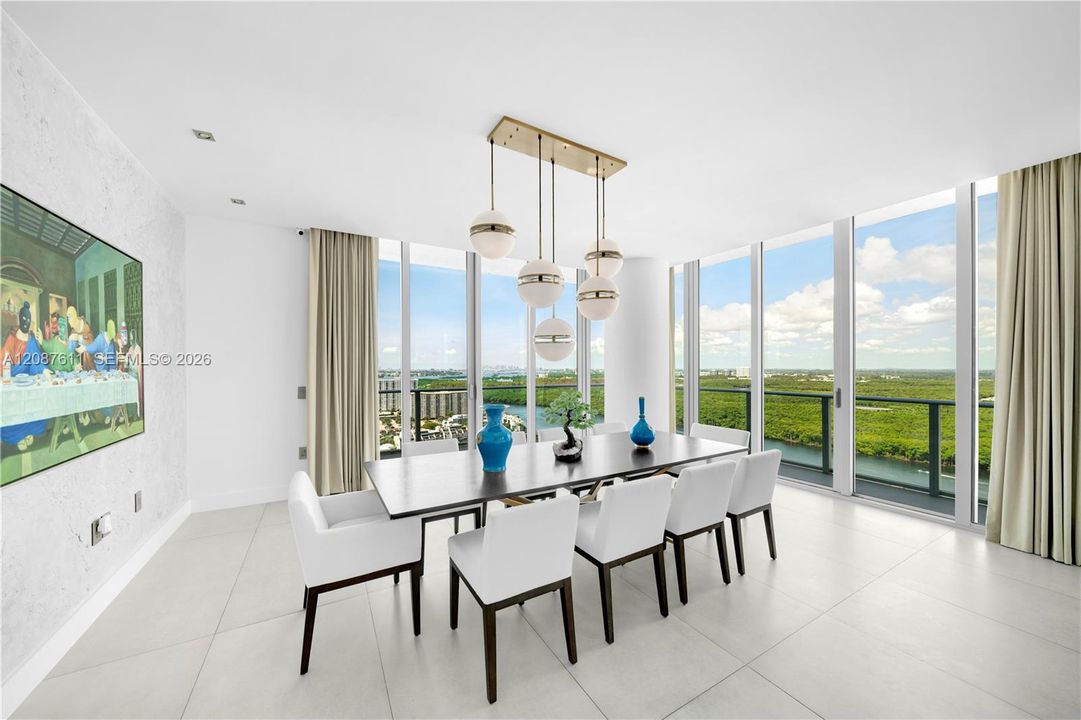 For Rent: $58,500 (5 beds, 6 baths, 5127 Square Feet)