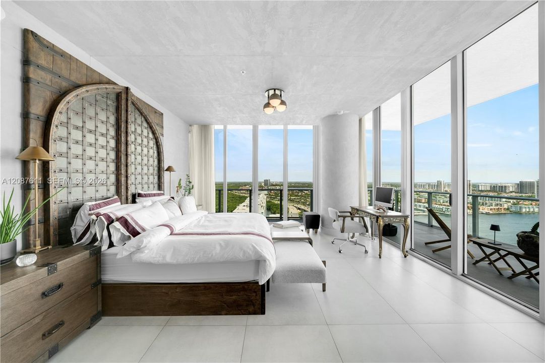For Rent: $58,500 (5 beds, 6 baths, 5127 Square Feet)