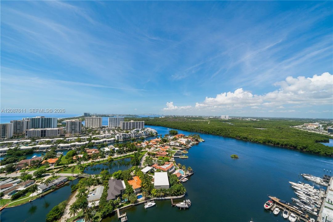 For Rent: $58,500 (5 beds, 6 baths, 5127 Square Feet)