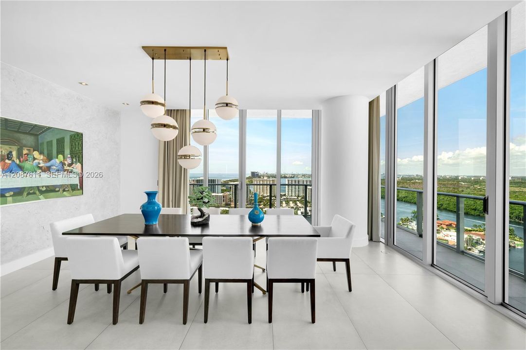 For Rent: $58,500 (5 beds, 6 baths, 5127 Square Feet)