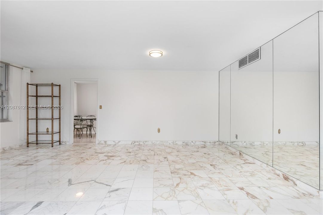 En Venta: $497,000 (2 camas, 2 baños, 1868 Pies cuadrados)