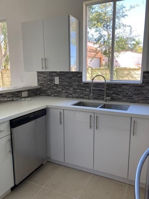 For Sale: $269,000 (3 beds, 2 baths, 1302 Square Feet)