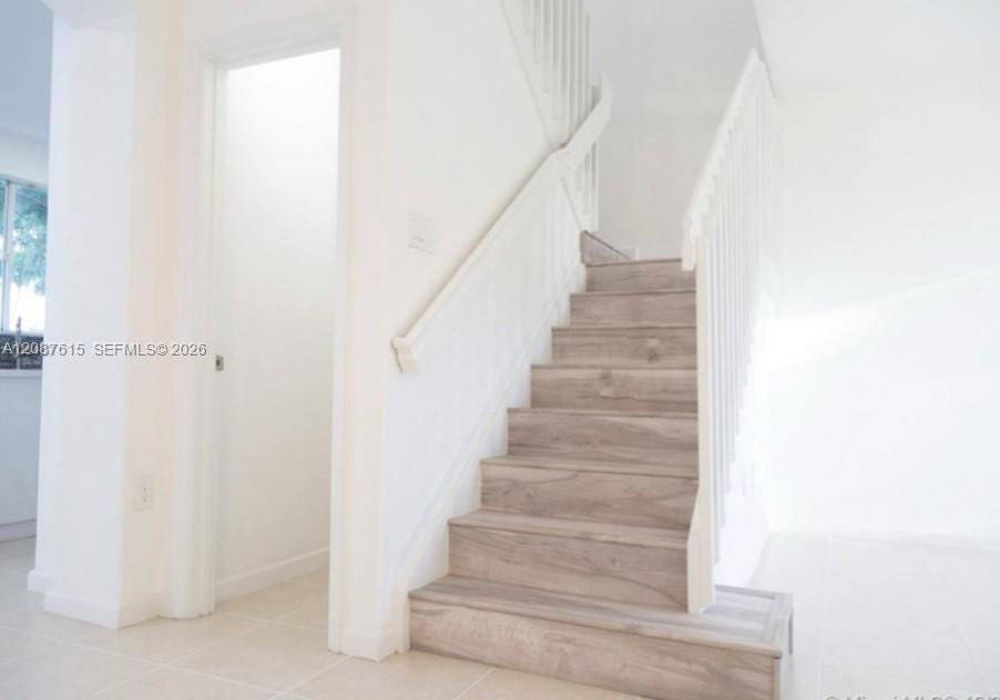 For Sale: $269,000 (3 beds, 2 baths, 1302 Square Feet)