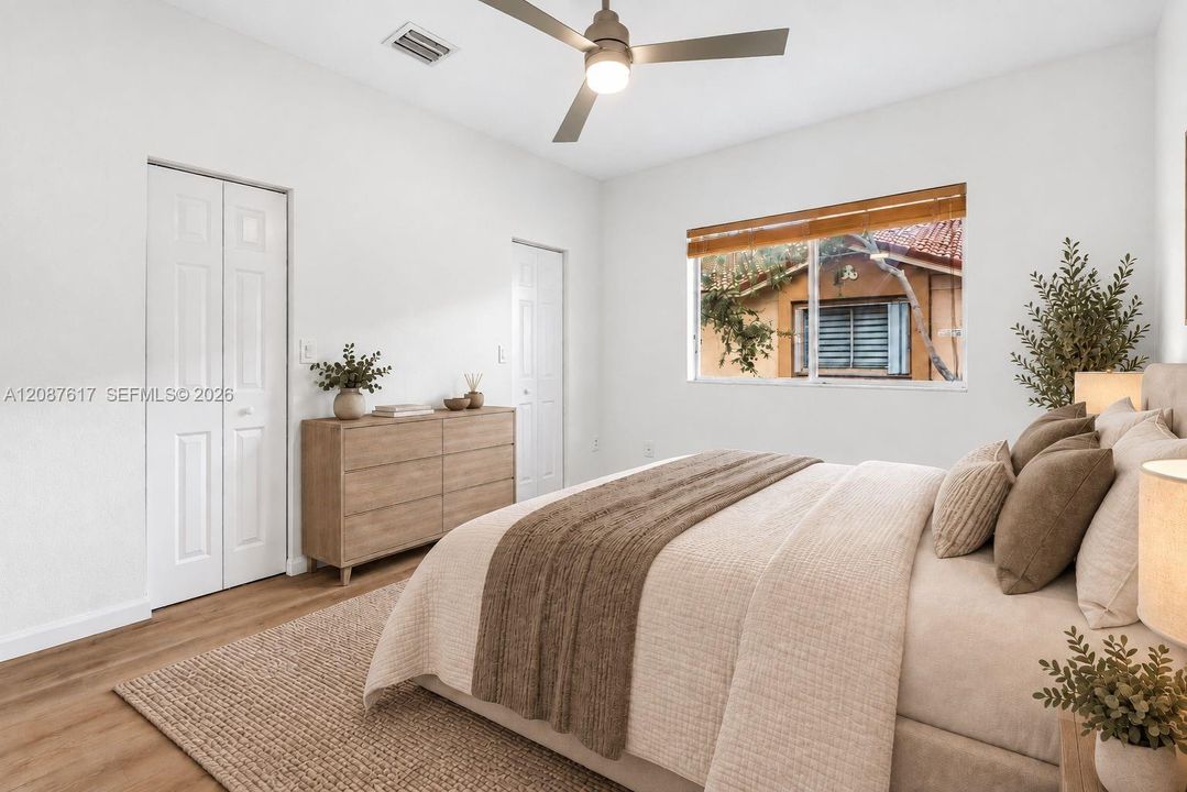 For Sale: $349,000 (2 beds, 2 baths, 1214 Square Feet)