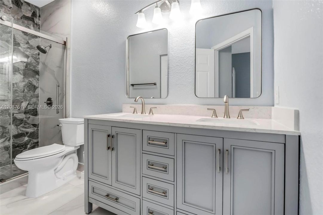 For Sale: $349,000 (2 beds, 2 baths, 1214 Square Feet)