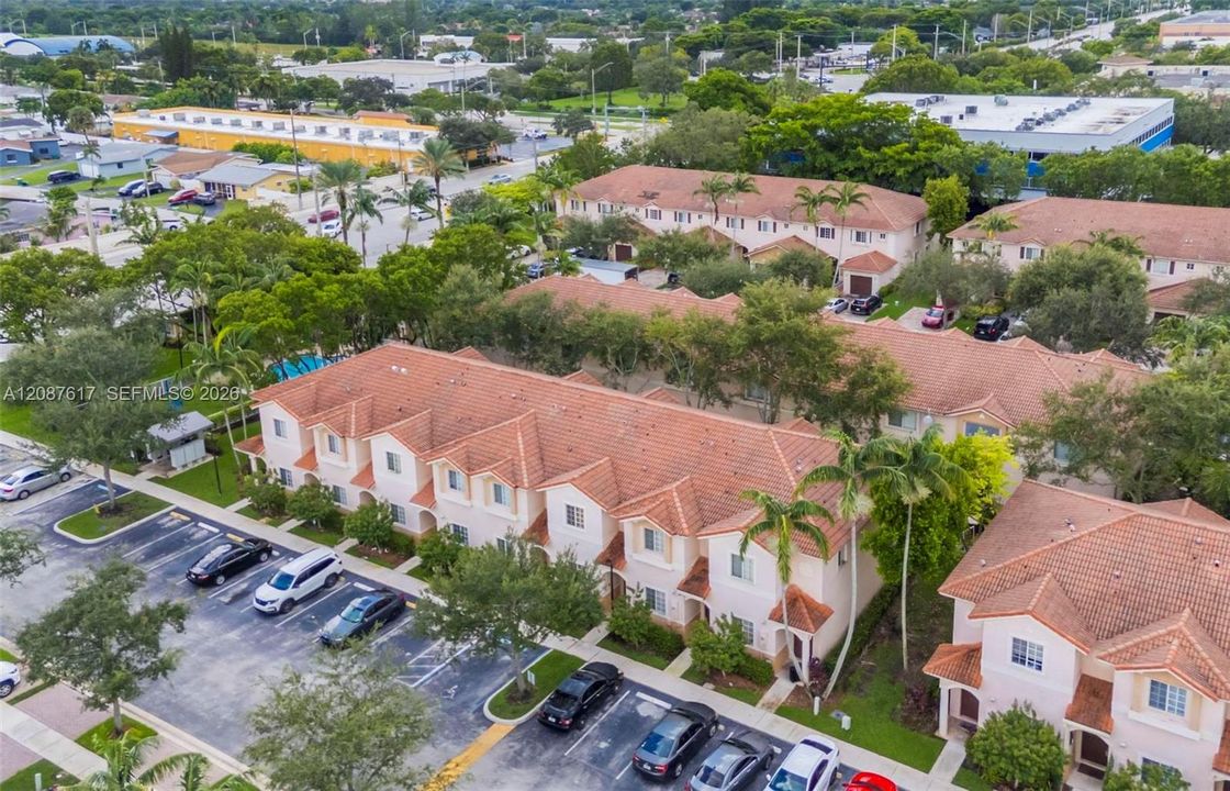 For Sale: $349,000 (2 beds, 2 baths, 1214 Square Feet)