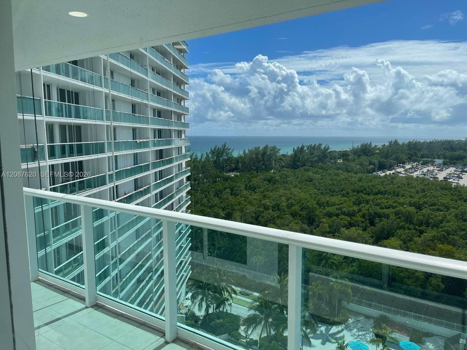 For Rent: $2,800 (1 beds, 1 baths, 991 Square Feet)