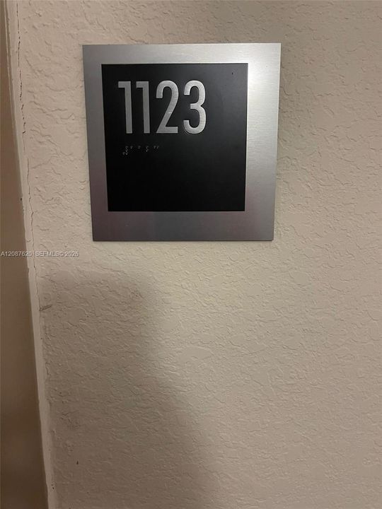 For Rent: $2,800 (1 beds, 1 baths, 991 Square Feet)