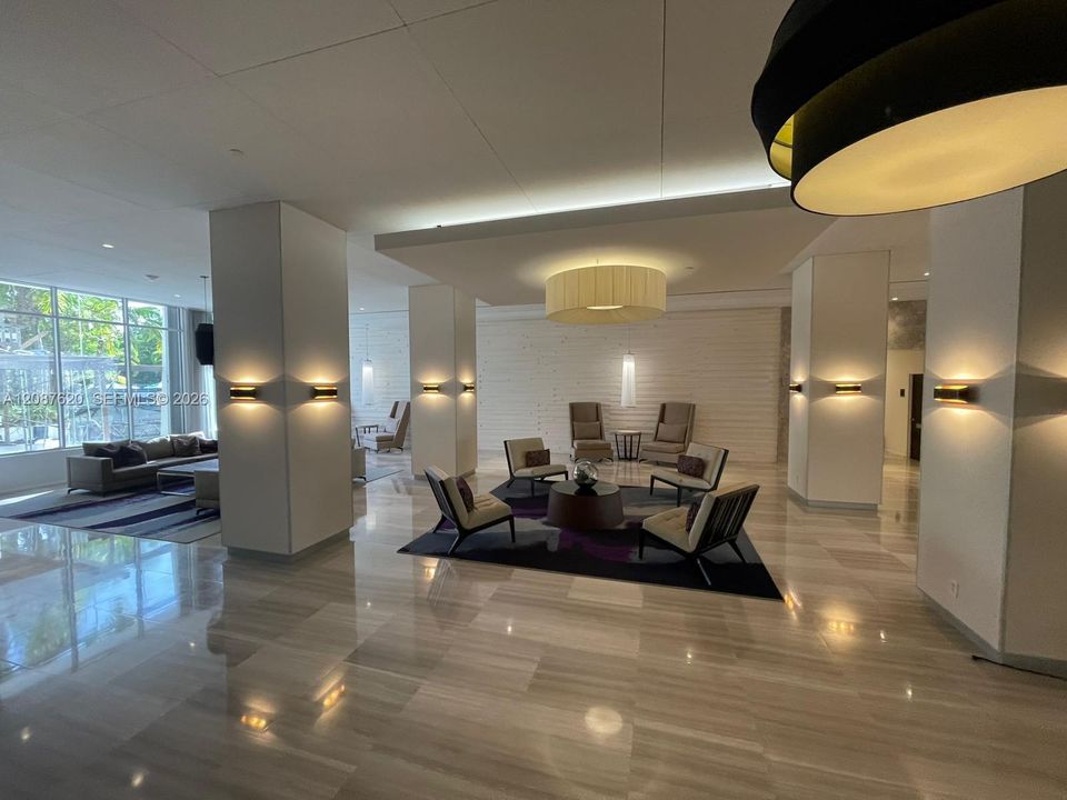 For Rent: $2,800 (1 beds, 1 baths, 991 Square Feet)