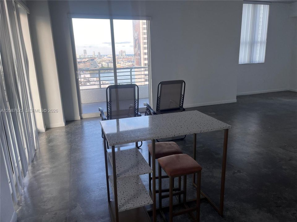 На продажу: $525,000 (2 спален, 2 ванн, 1041 Квадратных фут)