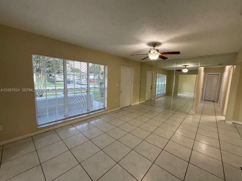 For Rent: $2,440 (3 beds, 2 baths, 1643 Square Feet)