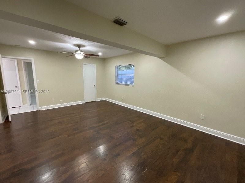 For Rent: $2,440 (3 beds, 2 baths, 1643 Square Feet)