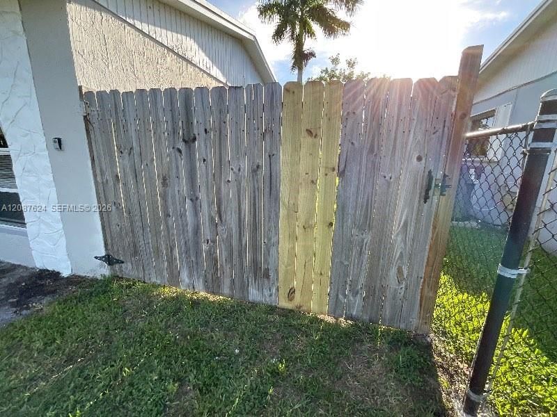 For Rent: $2,440 (3 beds, 2 baths, 1643 Square Feet)