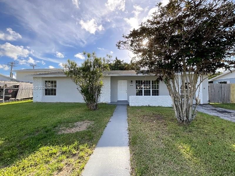 For Rent: $2,440 (3 beds, 2 baths, 1643 Square Feet)