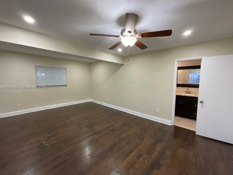 For Rent: $2,440 (3 beds, 2 baths, 1643 Square Feet)