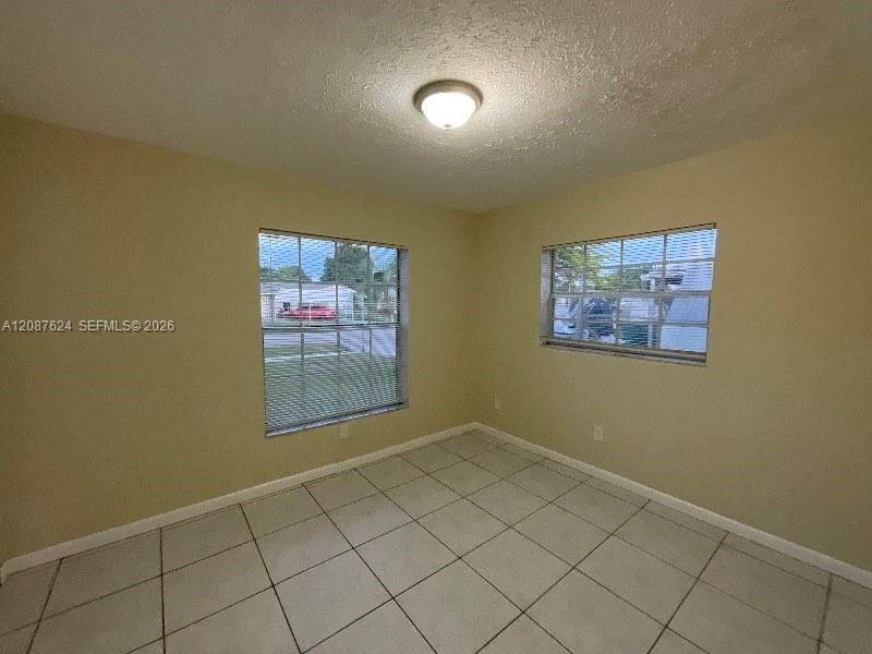 For Rent: $2,440 (3 beds, 2 baths, 1643 Square Feet)