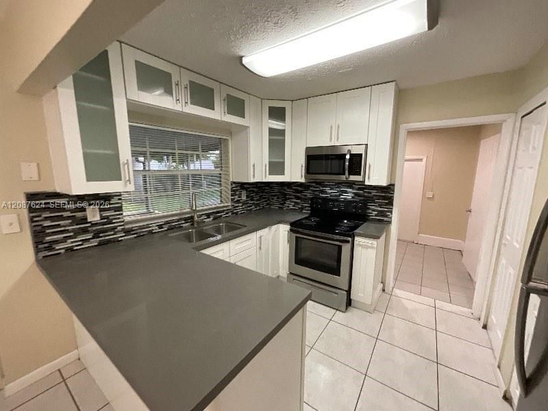For Rent: $2,440 (3 beds, 2 baths, 1643 Square Feet)