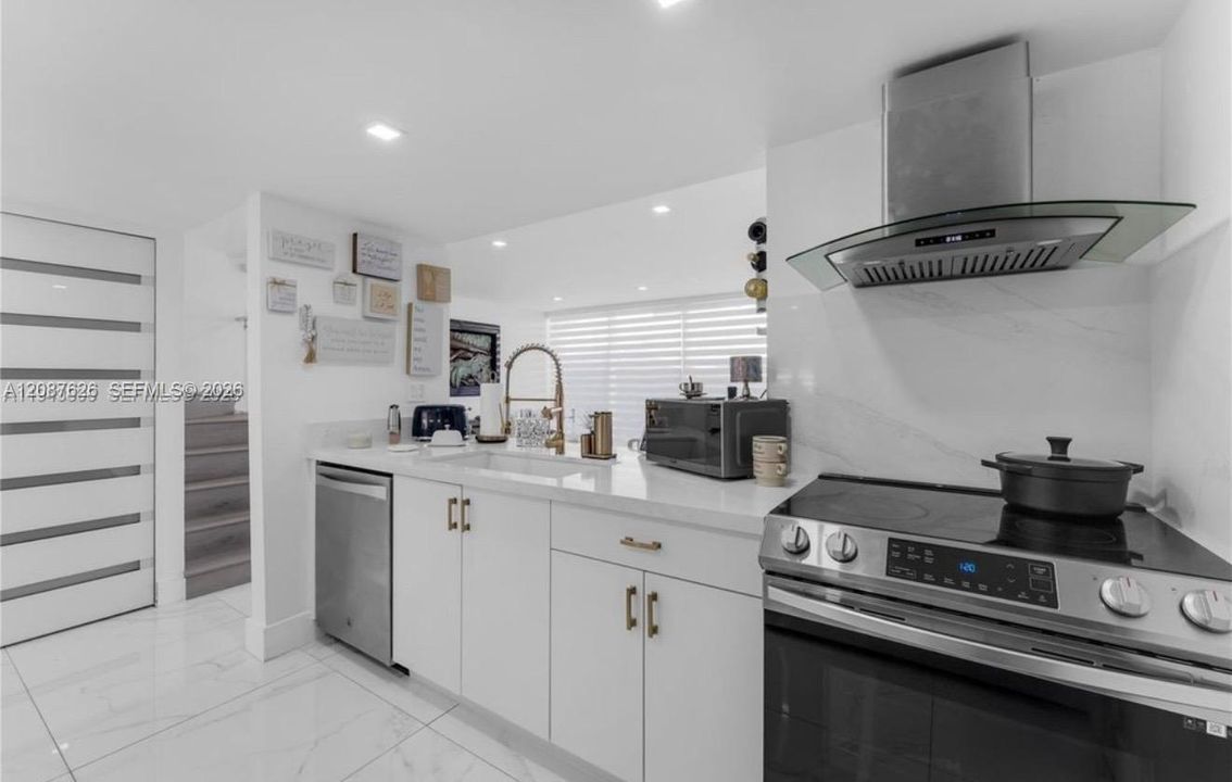 For Sale: $450,000 (3 beds, 2 baths, 1510 Square Feet)