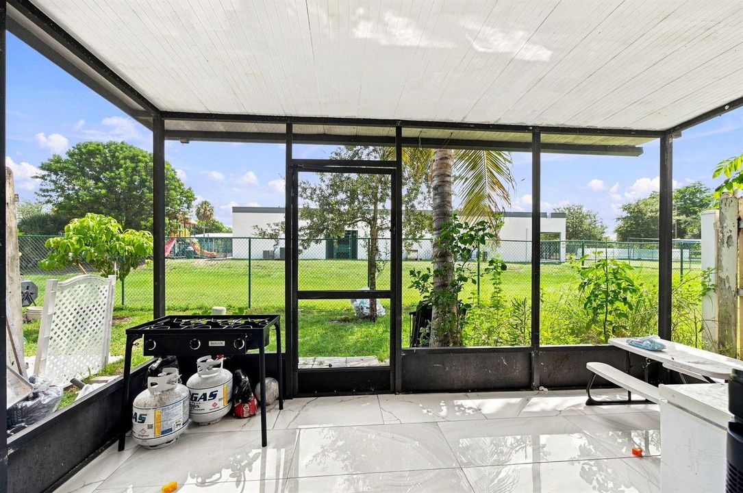 26-web-or-mls-3370-beau-rivage-dr-3-g