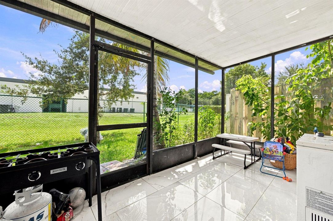 27-web-or-mls-3370-beau-rivage-dr-3-g