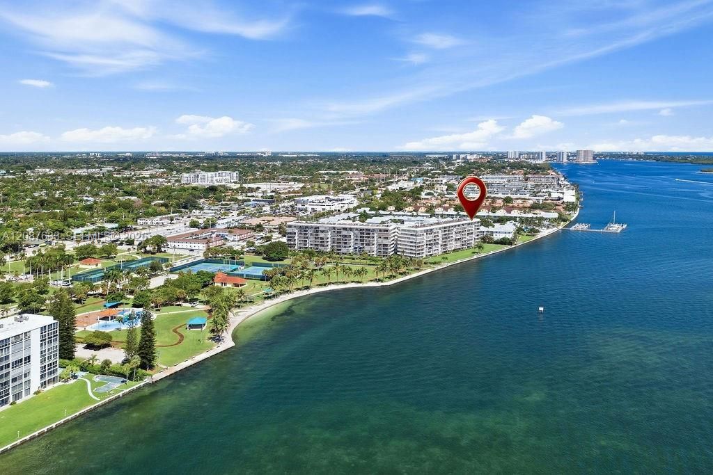 На продажу: $449,000 (2 спален, 2 ванн, 1440 Квадратных фут)